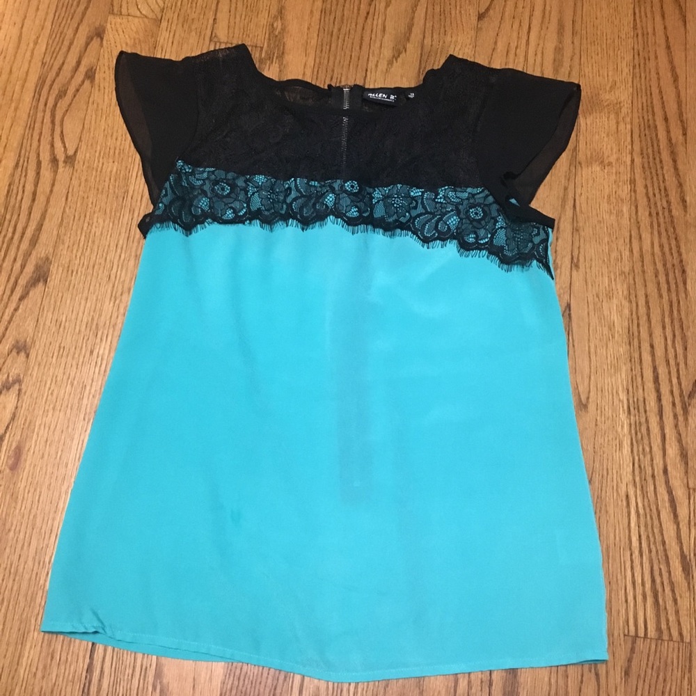 Short sleeve lace top